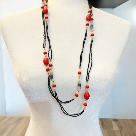Vintage Jewelry - Gorgeous Black Seed Coral Stone Long Beaded Necklace Vintage Unique 31.5"